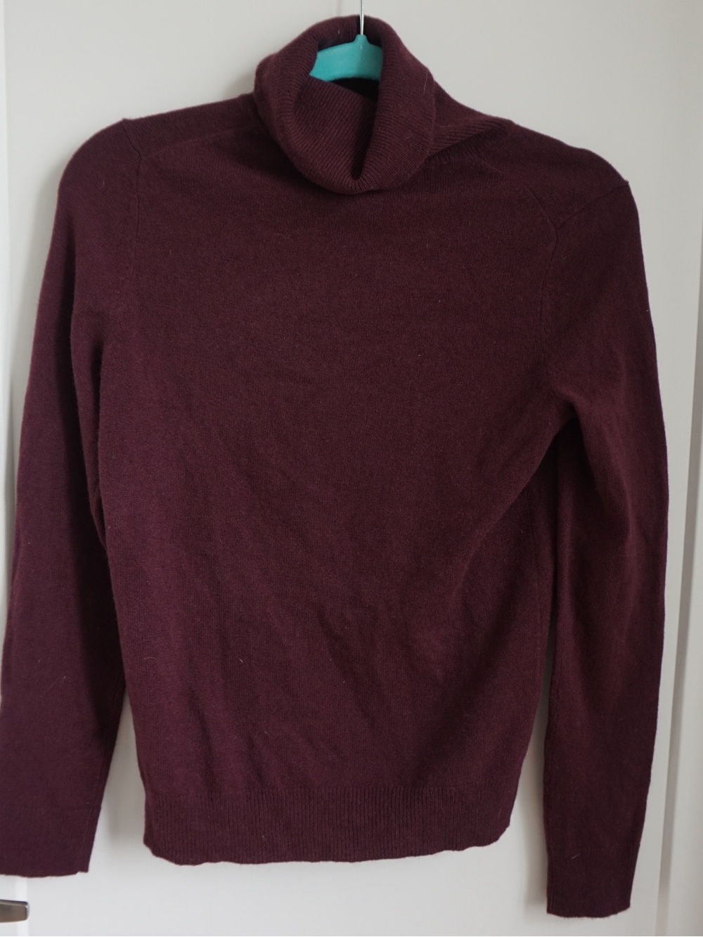 Theory Women's Burgundy Turtleneck Sweater